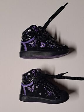 Kids Black & Purple Butterfly High-Top Sneakers - Youth Lace-Up